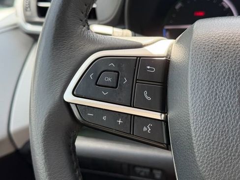 Used 2025 Toyota Sienna XLE FWD image 31