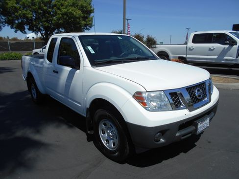 Used 2019 Nissan Frontier S RWD image 6