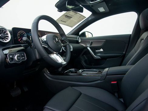 Used 2025 Mercedes-Benz CLA 250 4MATIC image 20