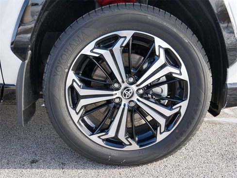 Used 2024 Toyota RAV4 XSE image 9