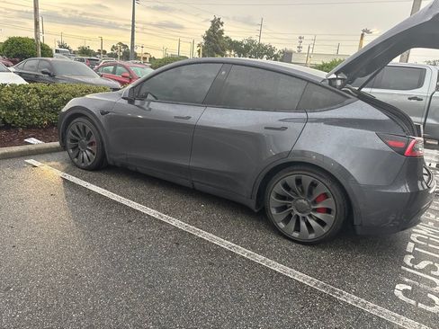 Used 2021 Tesla Model Y Performance AWD/4WD image 3
