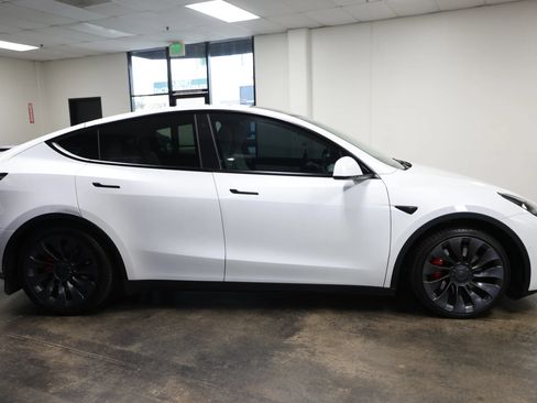 Used 2021 Tesla Model Y Performance AWD/4WD image 8