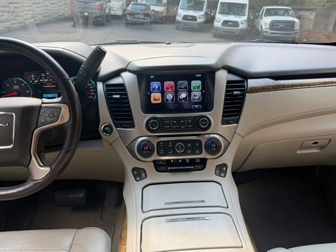 Used 2017 GMC Yukon Denali w/ Open Road Package RWD image 19