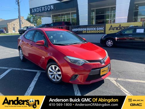 Used 2015 Toyota Corolla LE FWD image 1