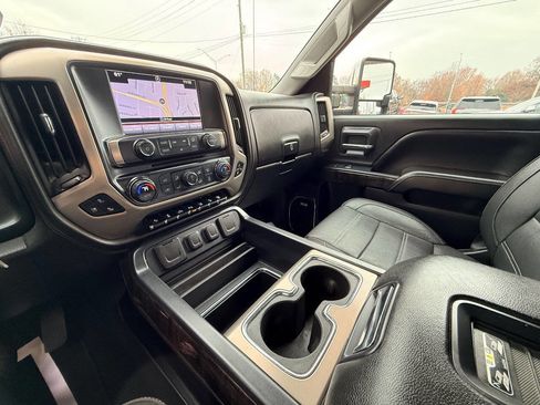 Used 2016 GMC Sierra 2500 Denali w/ Duramax Plus Package image 30