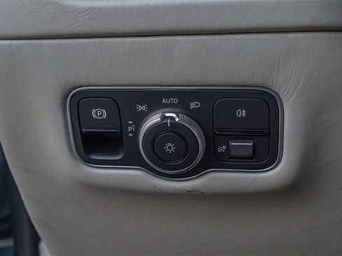 New 2026 Aston Martin DB12 Convertible image 31