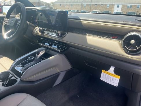 New 2026 Chevrolet Colorado ZR2 w/ Midnight Edition AWD/4WD image 32