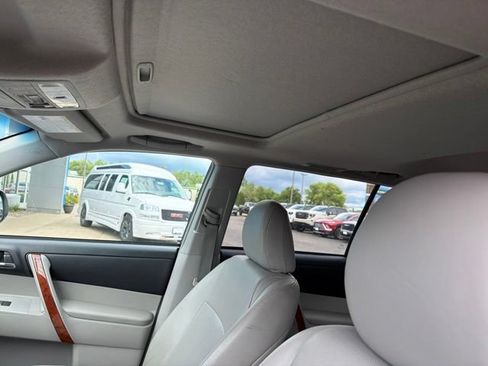 Used 2013 Toyota Highlander Limited AWD/4WD image 6