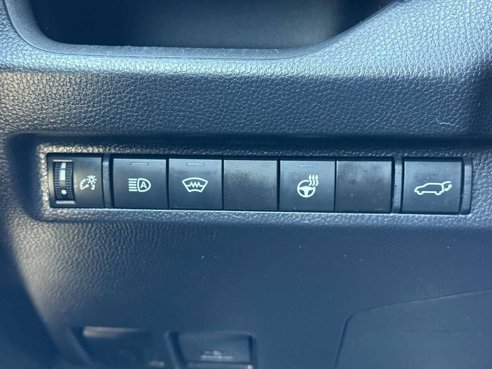 Certified 2023 Toyota RAV4 XLE Premium AWD/4WD image 33