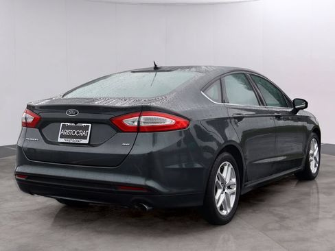 Used 2015 Ford Fusion SE FWD image 5