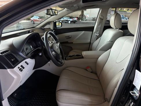 Used 2011 Toyota Venza AWD image 17