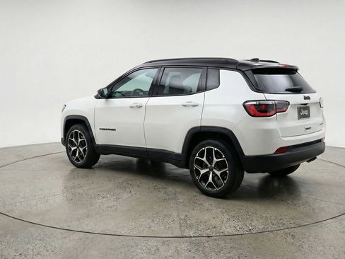 Used 2025 Jeep Compass Limited image 6