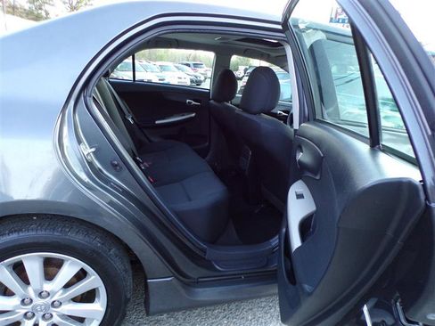 Used 2010 Toyota Corolla S image 22