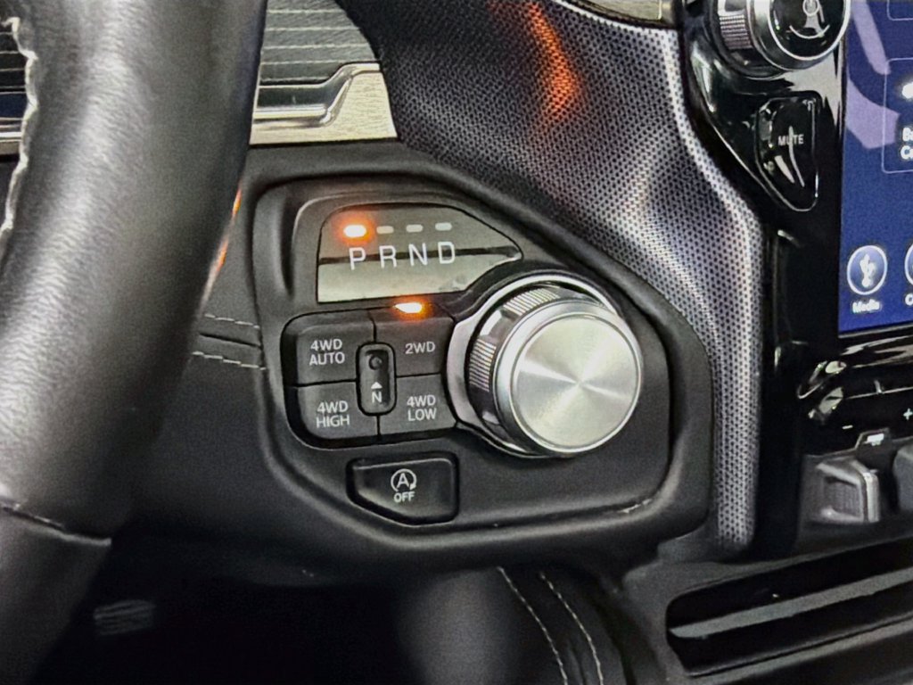 Used 2020 RAM 1500 Limited w/ Black Appearance Package AWD/4WD image 17