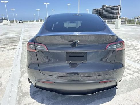 Used 2025 Tesla Model Y Long Range RWD image 24