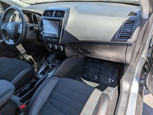 Used 2025 Mitsubishi Outlander Sport SE AWD/4WD image 31