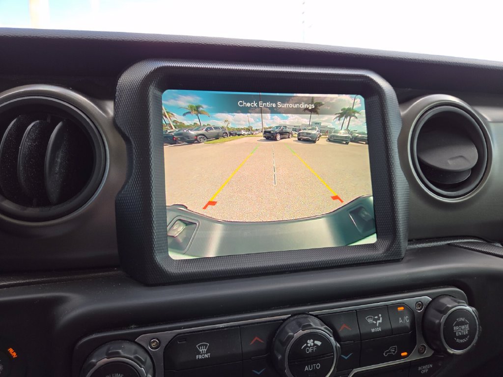 Used 2023 Jeep Gladiator Sport AWD/4WD image 36