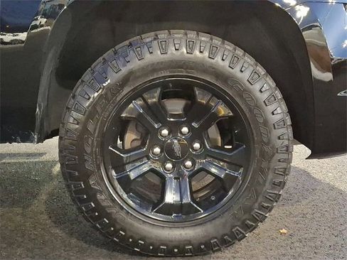 Used 2018 Chevrolet Tahoe LT image 12