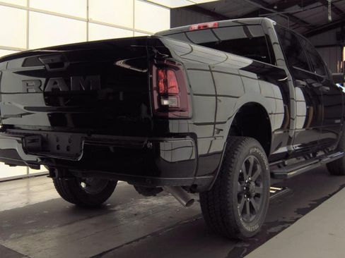 Used 2025 RAM 2500 Big Horn AWD/4WD image 3