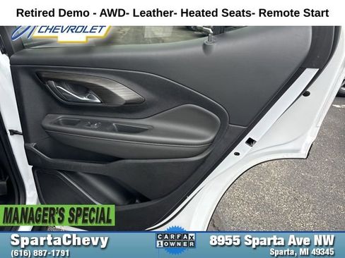 Used 2023 GMC Terrain SLT image 17