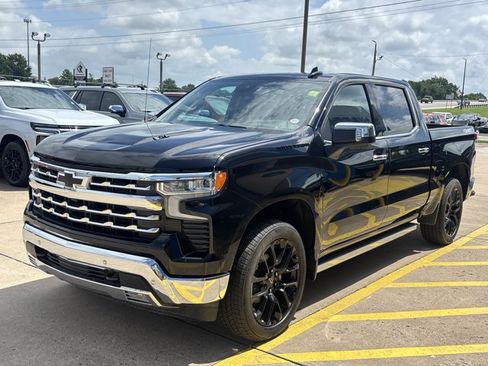 New 2026 Chevrolet Silverado 1500 LTZ w/ LTZ Premium Package AWD/4WD image 9