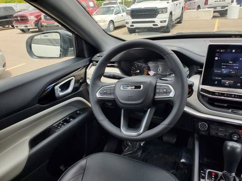 Used 2023 Jeep Compass Limited AWD/4WD image 7