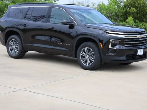 New 2026 Chevrolet Traverse LT w/ Driver Confidence Package FWD image 1