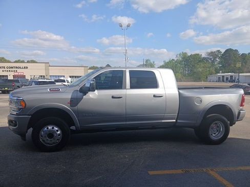 Used 2023 RAM 3500 Limited image 4