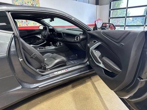 Used 2018 Chevrolet Camaro SS RWD image 81