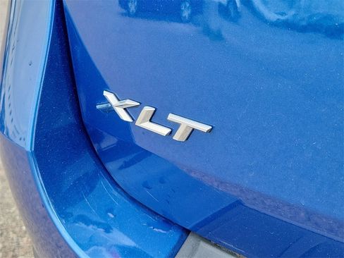 Used 2022 Ford Explorer XLT w/ Equipment Group 202A image 7