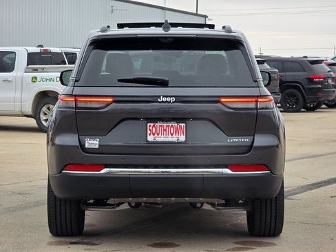 New 2025 Jeep Grand Cherokee Limited w/ Luxury Tech Group II image 7