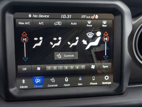 Used 2023 Jeep Wrangler Unlimited w/ Cold Weather Group image 17