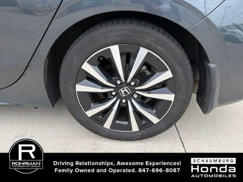 Used 2024 Honda Civic EX-L image 9