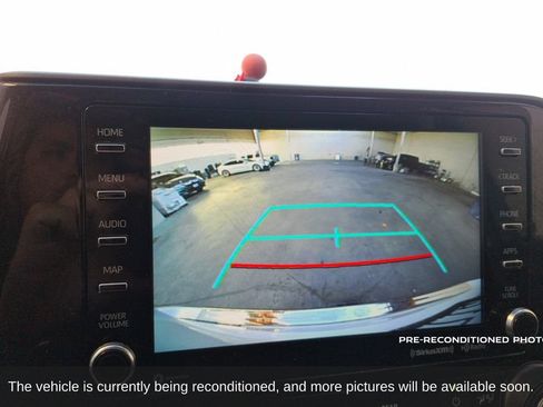 Used 2022 Toyota Highlander XLE FWD image 17