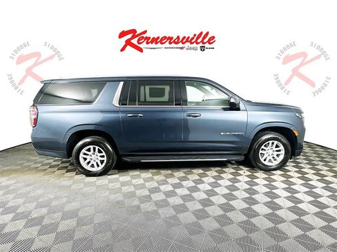 Used 2021 Chevrolet Suburban LT image 8