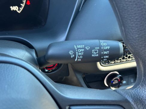 Certified 2025 Honda HR-V LX image 19