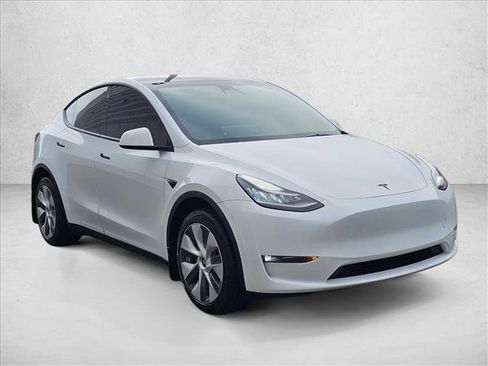 Used 2023 Tesla Model Y Long Range AWD/4WD image 3