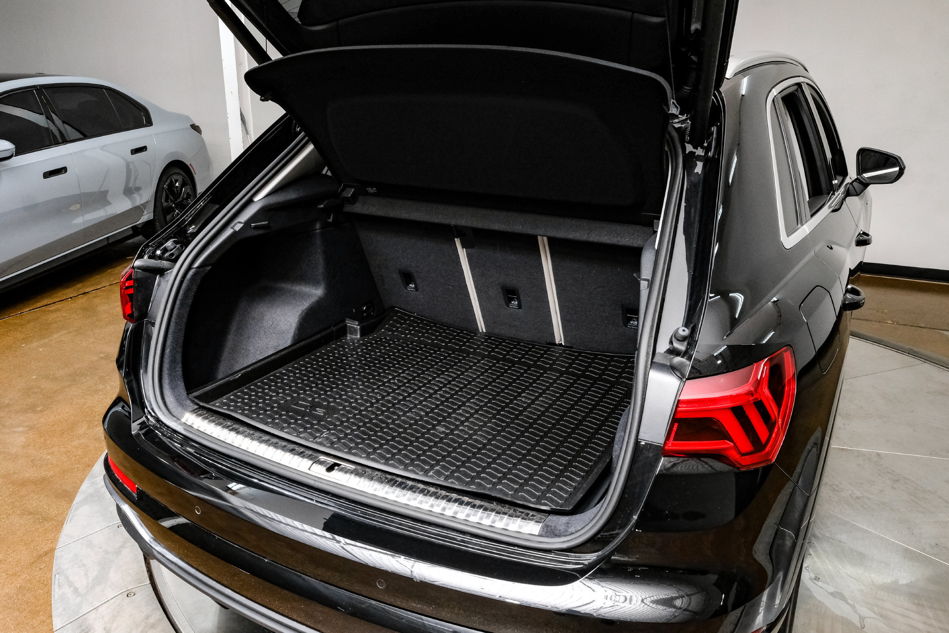 Used 2024 Audi Q3 2.0T Premium AWD/4WD image 55