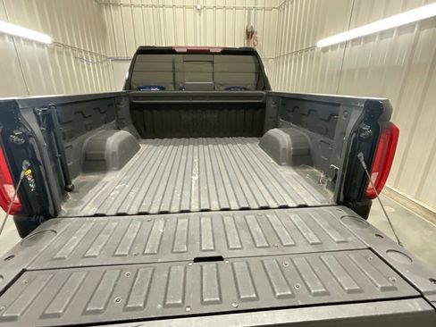 Used 2023 GMC Sierra 1500 SLT AWD/4WD image 28