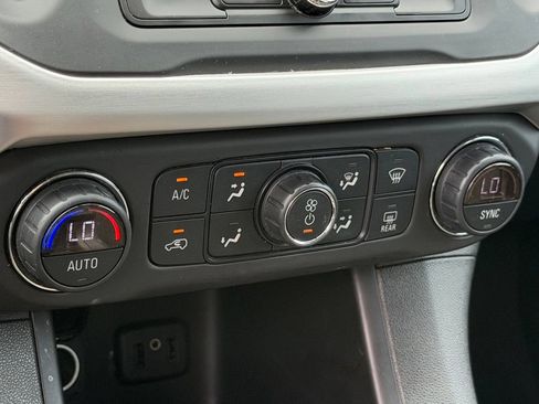 Used 2019 GMC Acadia SLE FWD image 19