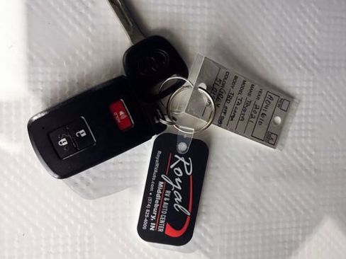 Used 2021 Toyota Tacoma TRD Off-Road w/ TRD Premium Off Road Package image 30