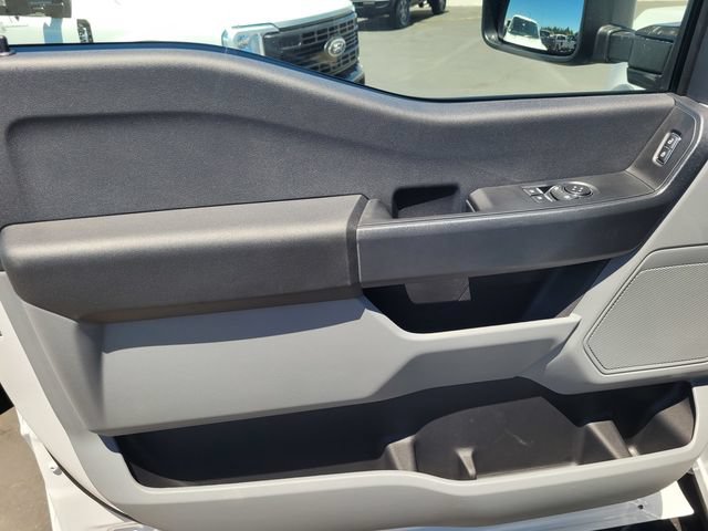 New 2026 Ford F550 2WD Regular Cab Super Duty image 7