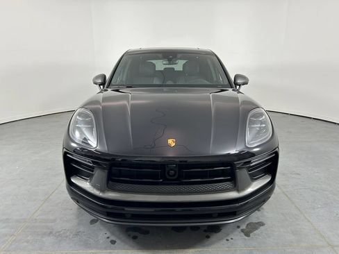 Certified 2025 Porsche Macan AWD/4WD image 10