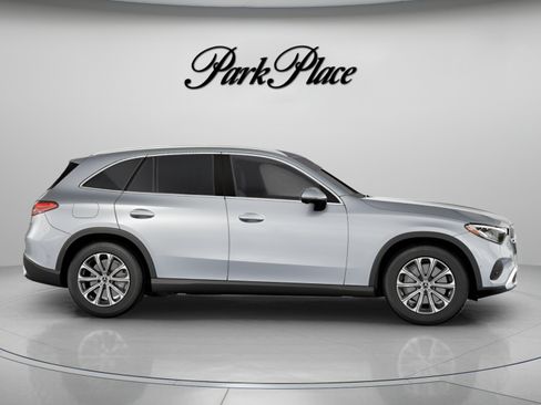 Used 2026 Mercedes-Benz GLC 300 4MATIC image 28
