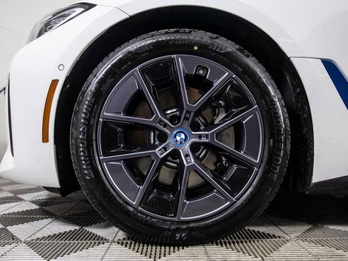 Used 2022 BMW i4 eDrive40 w/ Premium Package image 40