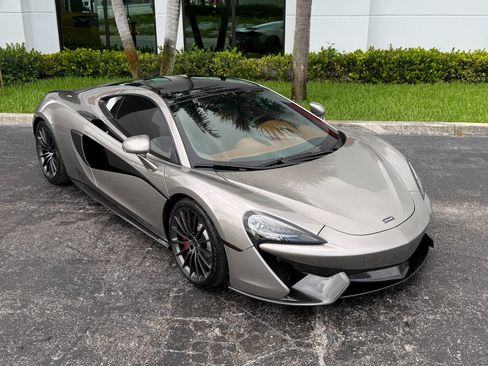 Used 2017 McLaren 570S RWD image 5