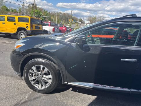 Used 2016 Nissan Murano SV w/ Premium Package AWD/4WD image 4