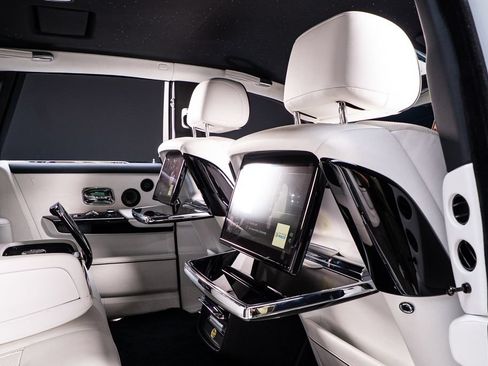 Used 2022 Rolls-Royce Phantom Sedan w/ The Phantom Package RWD image 58