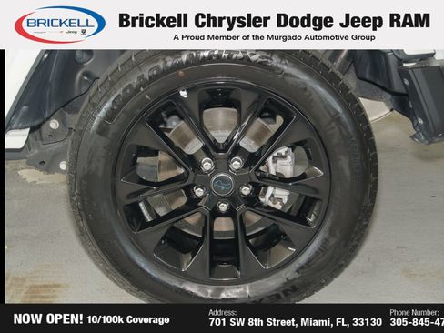 Used 2024 Jeep Wrangler Unlimited Sahara AWD/4WD image 38