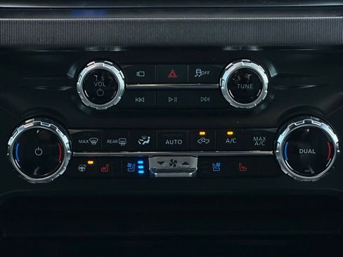 New 2026 Ford F350 Platinum w/ FX4 Off-Road Package image 37